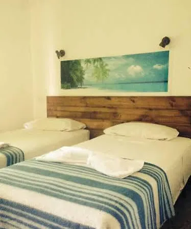 Macaya Hotel 2*
